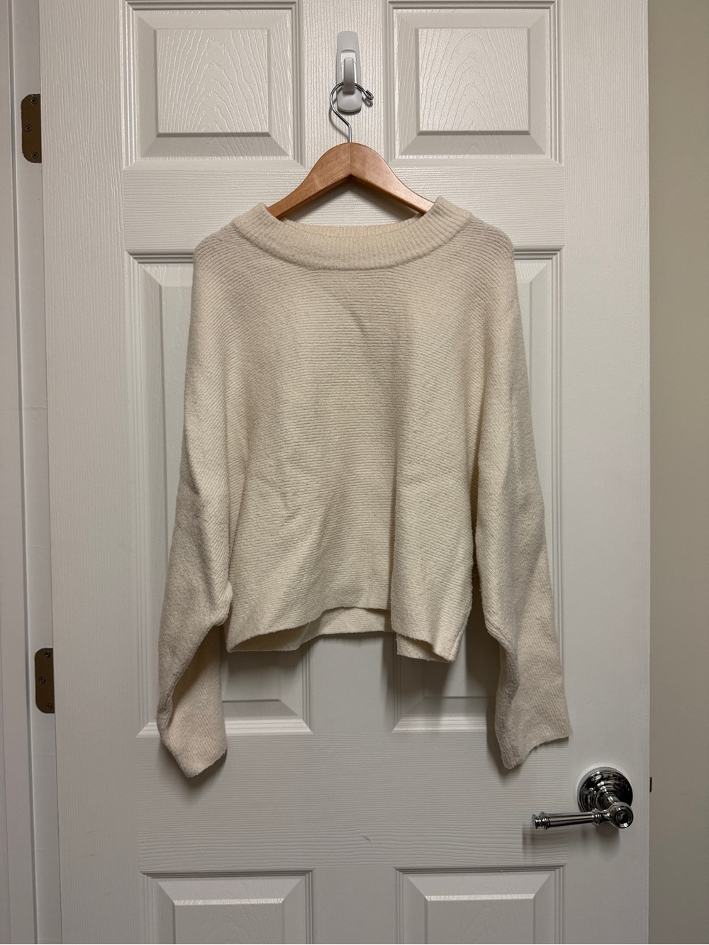 Abercrombie & Fitch Ivory Crewneck Knit Sweater